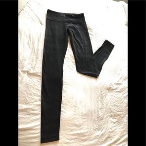 Lululemon Grey camo tight